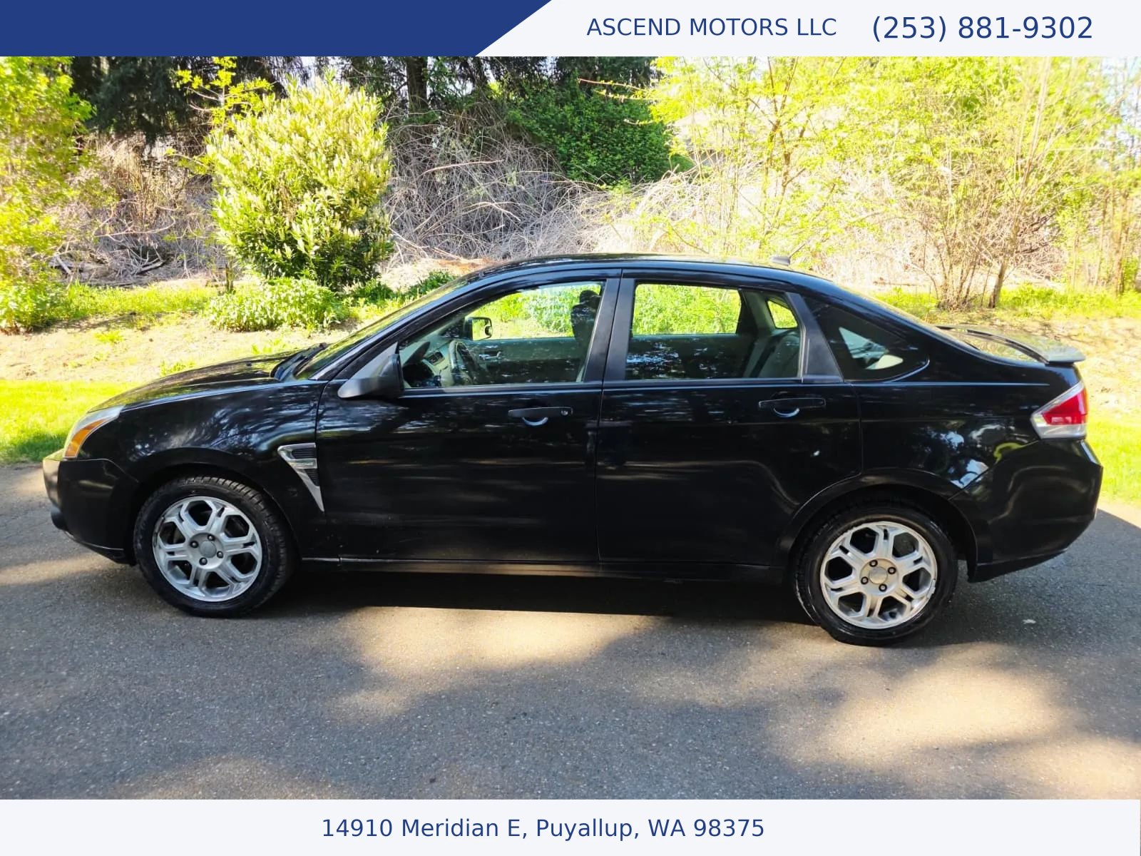 Used 2008 Ford Focus SE FWD image 2