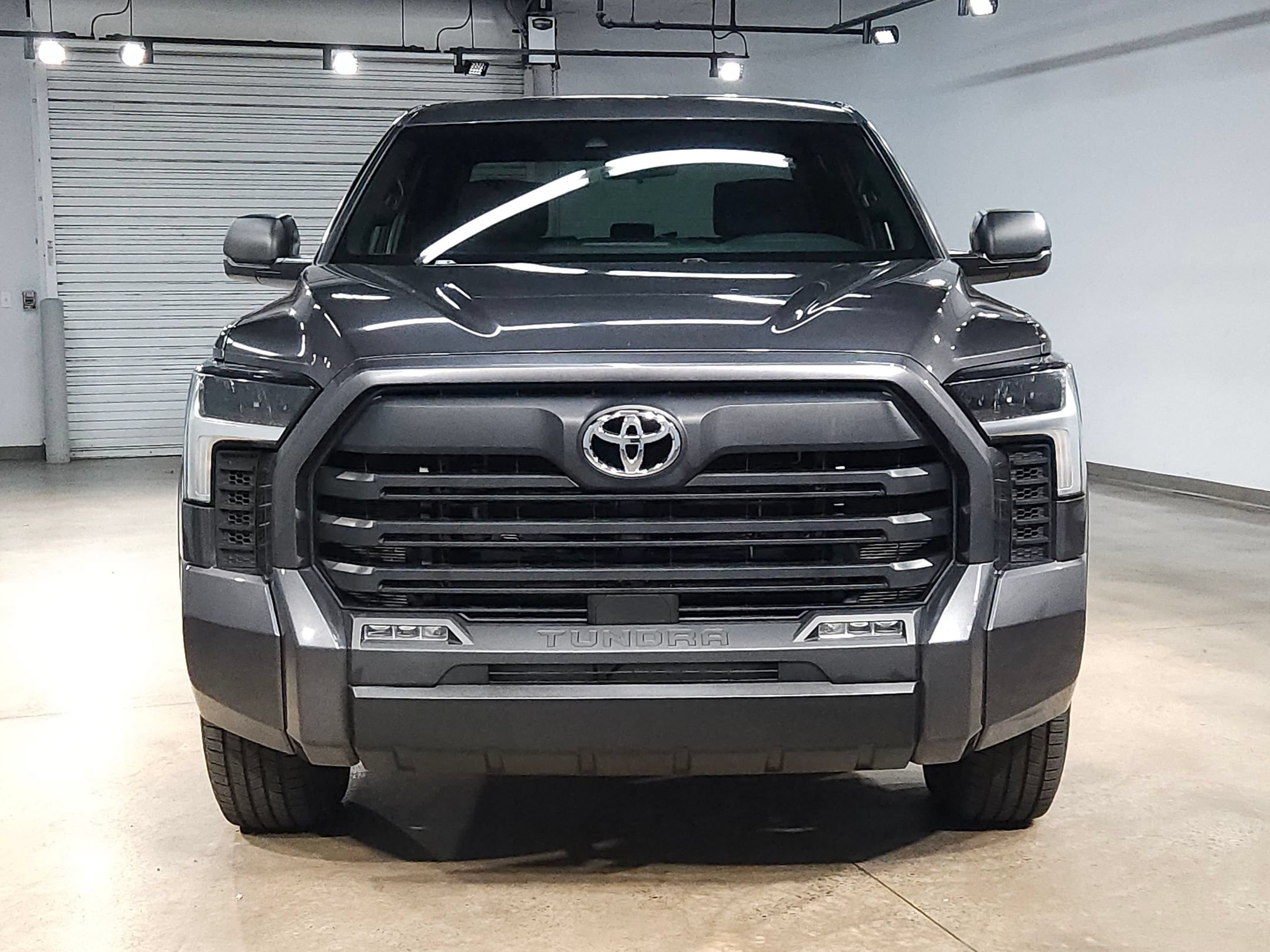 Used 2025 Toyota Tundra SR5 AWD/4WD image 2