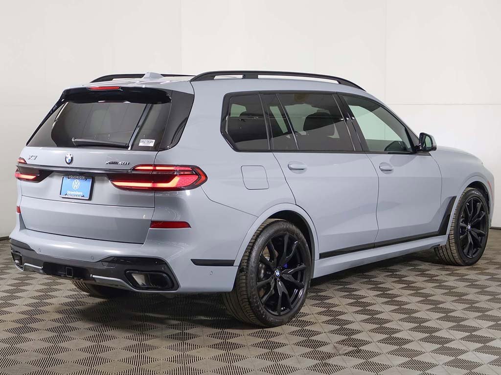 Used 2024 BMW X7 xDrive40i w/ Executive Package image 13