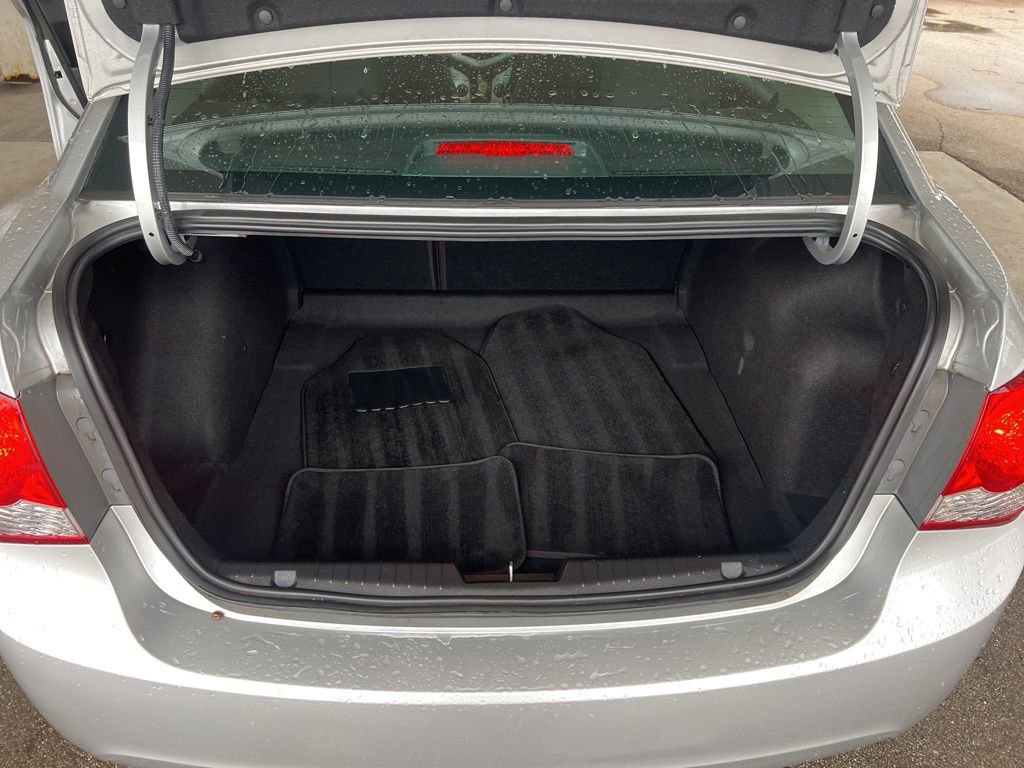 Used 2015 Chevrolet Cruze LS FWD image 11