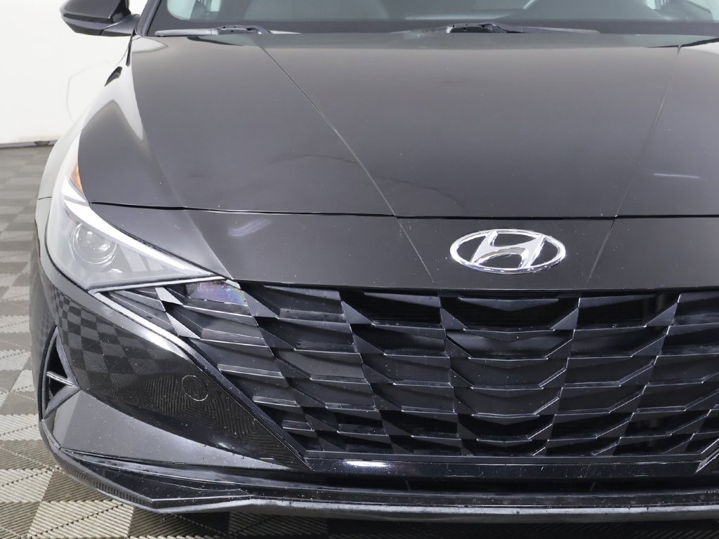 Used 2023 Hyundai Elantra Blue w/ Winter Weather Package image 13