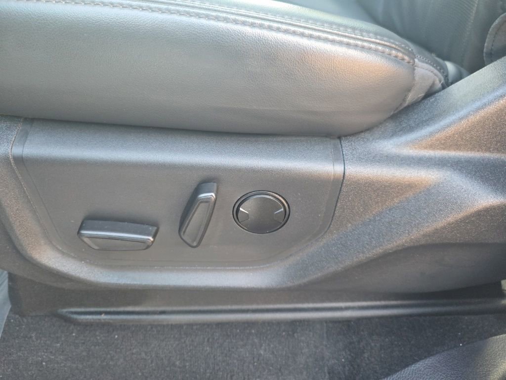 Used 2023 Ford Expedition Max XLT image 13