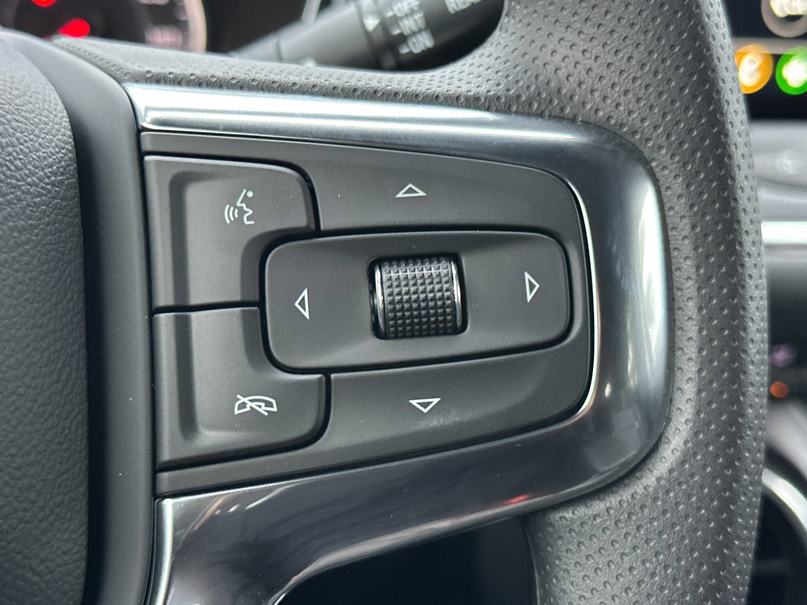 New 2025 Chevrolet Blazer LT w/ Midnight/Sport Edition image 28