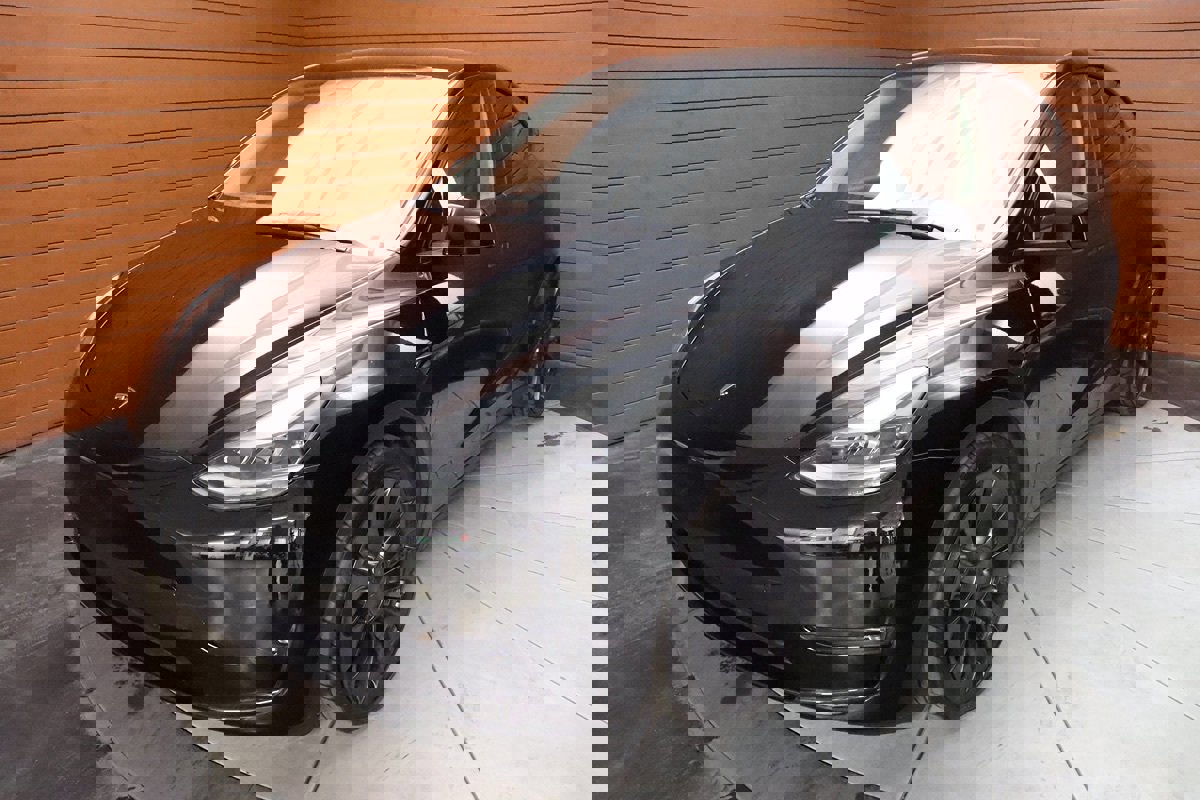 Used 2023 Tesla Model Y Performance image 4