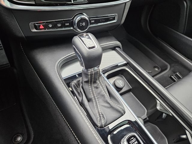 Used 2020 Volvo S90 T6 R-Design AWD/4WD image 28