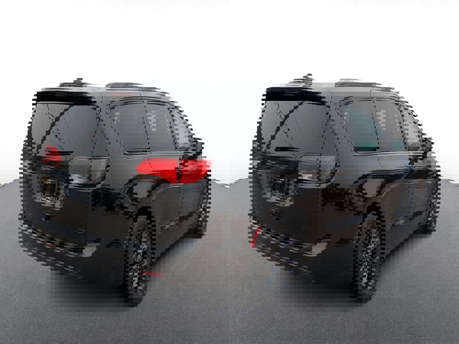 Certified 2019 Chrysler Pacifica Limited w/ S Appearance Package image 8