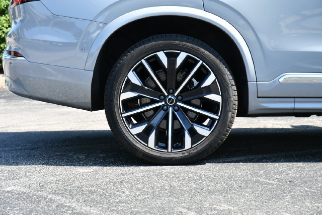 Certified 2026 Volvo XC90 B6 Plus AWD/4WD image 10