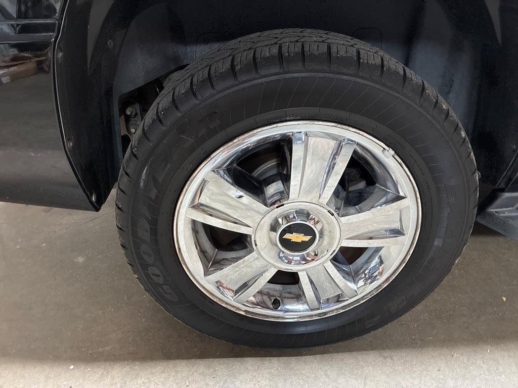 Used 2010 Chevrolet Tahoe LTZ AWD/4WD image 13