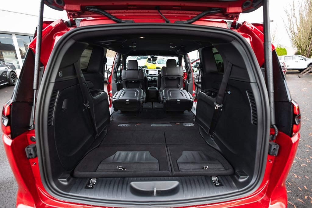 New 2026 Chrysler Pacifica Select w/ S Appearance Package image 35