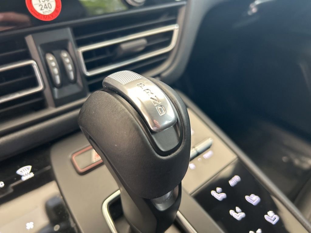 Used 2022 Porsche Macan image 8