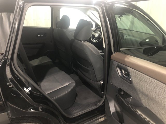 Used 2021 Nissan Rogue SV image 10