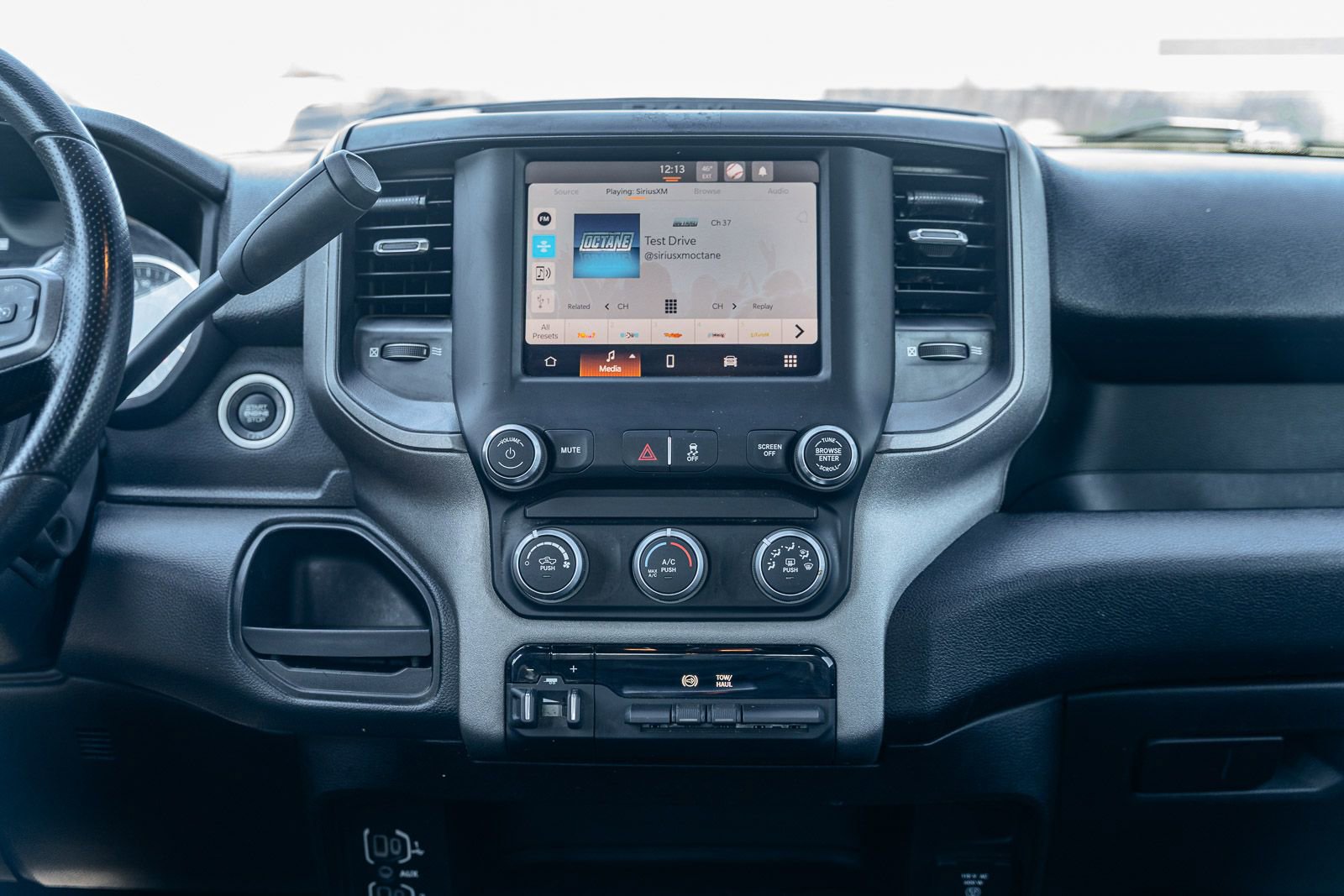 Used 2024 RAM 2500 Tradesman w/ Chrome Appearance Group image 28