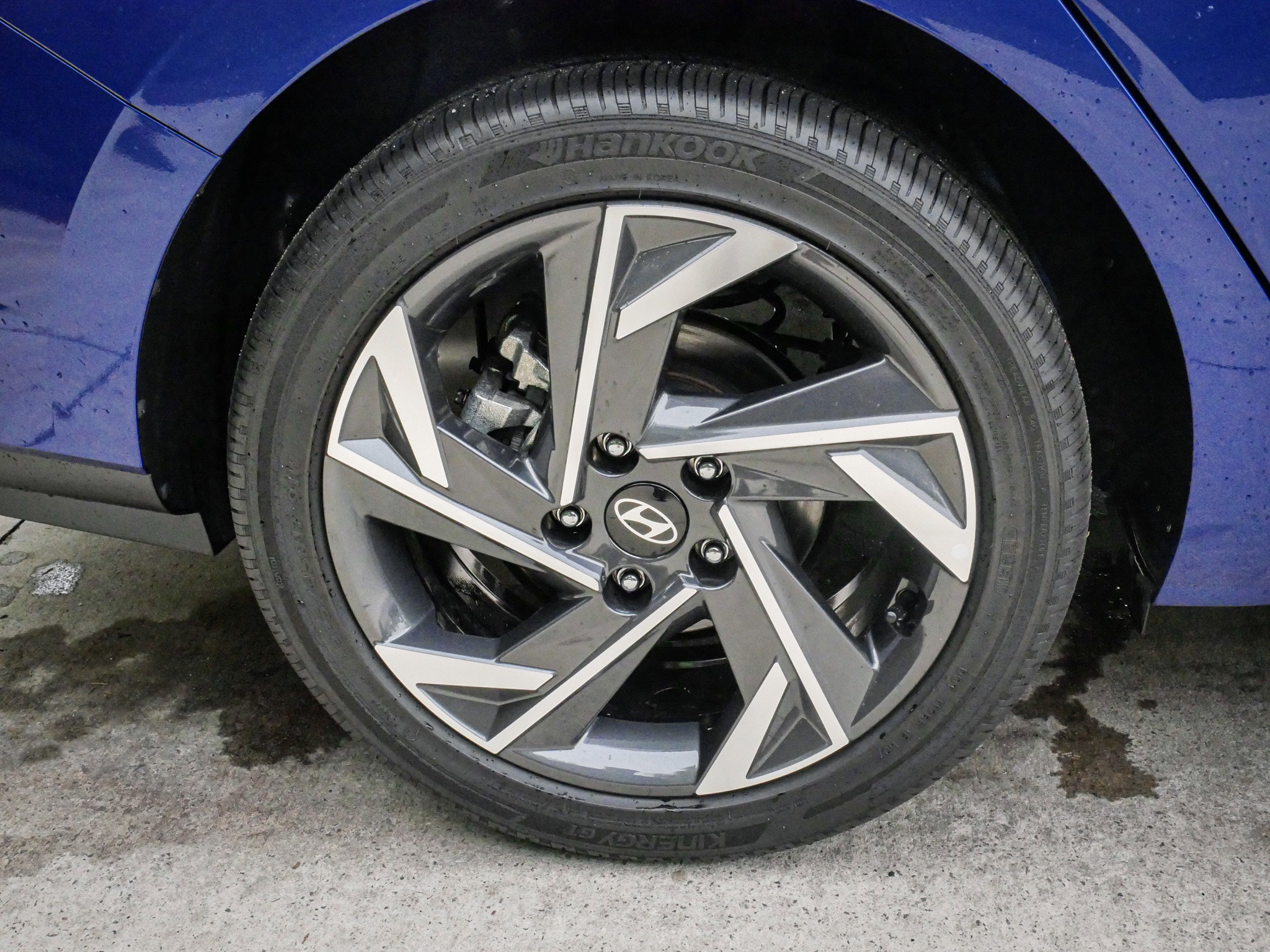 Used 2025 Hyundai Elantra Limited image 13