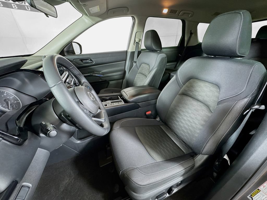 Used 2024 Nissan Pathfinder SV FWD image 20