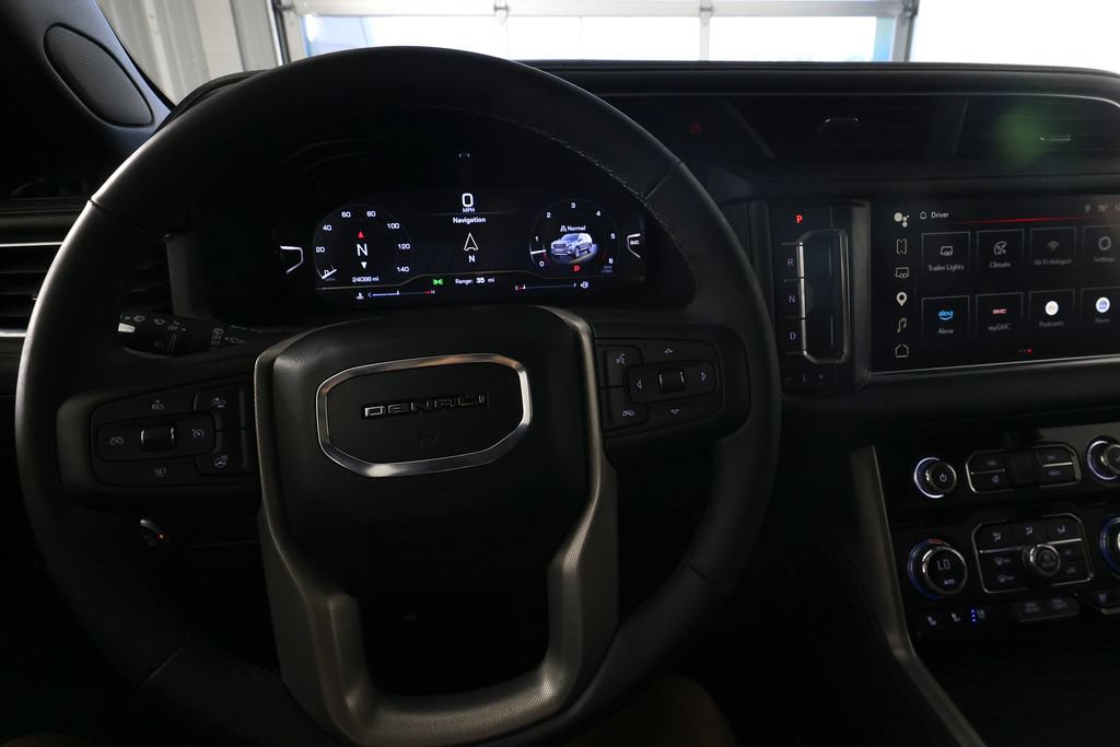 Used 2024 GMC Yukon Denali RWD image 20