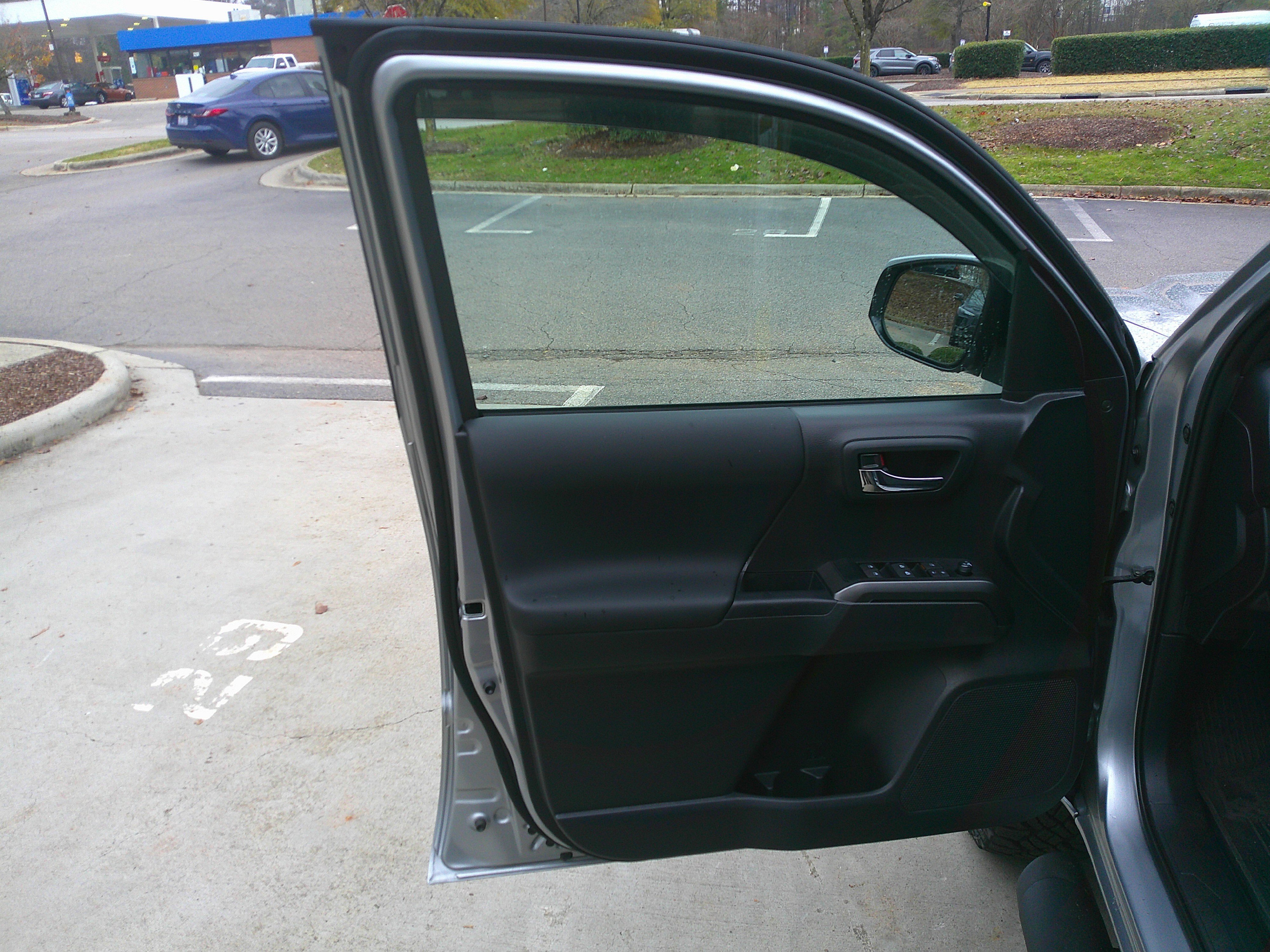 Used 2023 Toyota Tacoma TRD Off-Road image 21