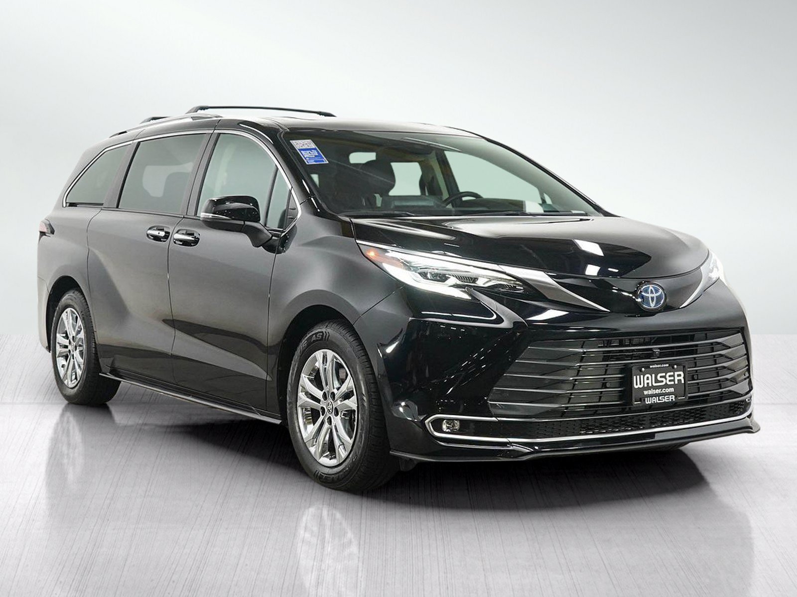 Used 2022 Toyota Sienna Platinum AWD/4WD image 7