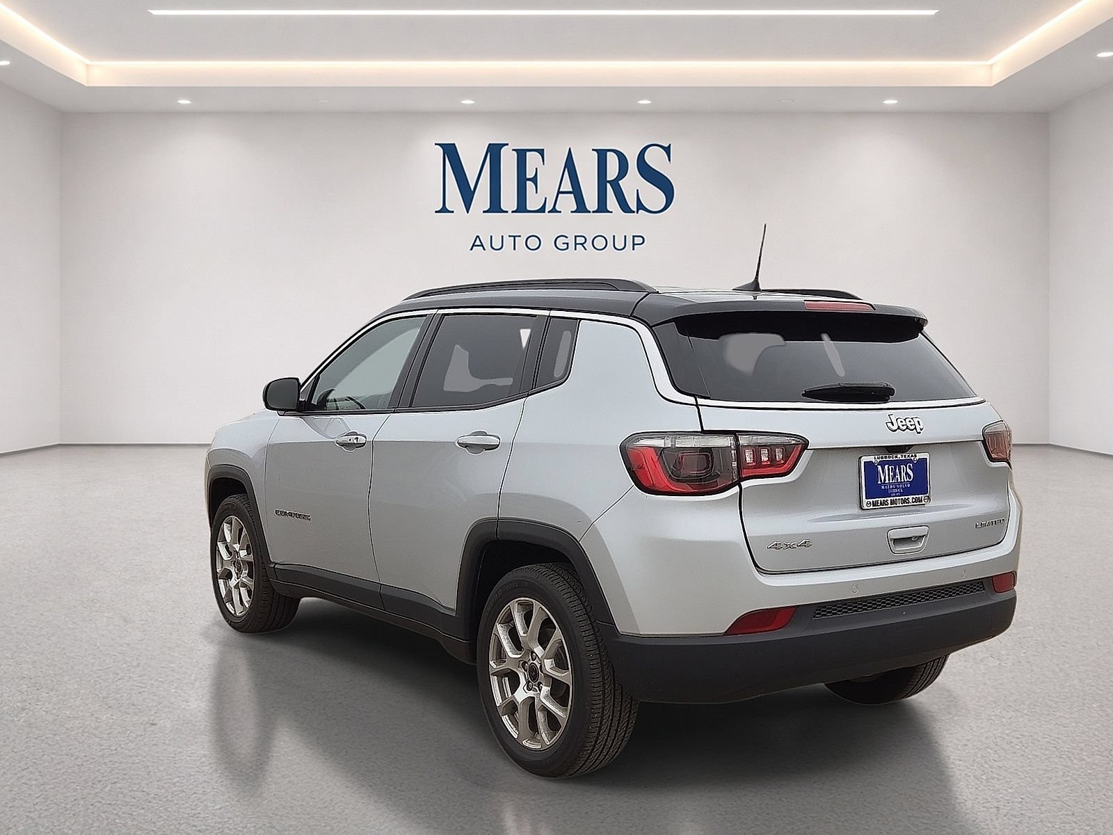 Used 2025 Jeep Compass Limited AWD/4WD image 3