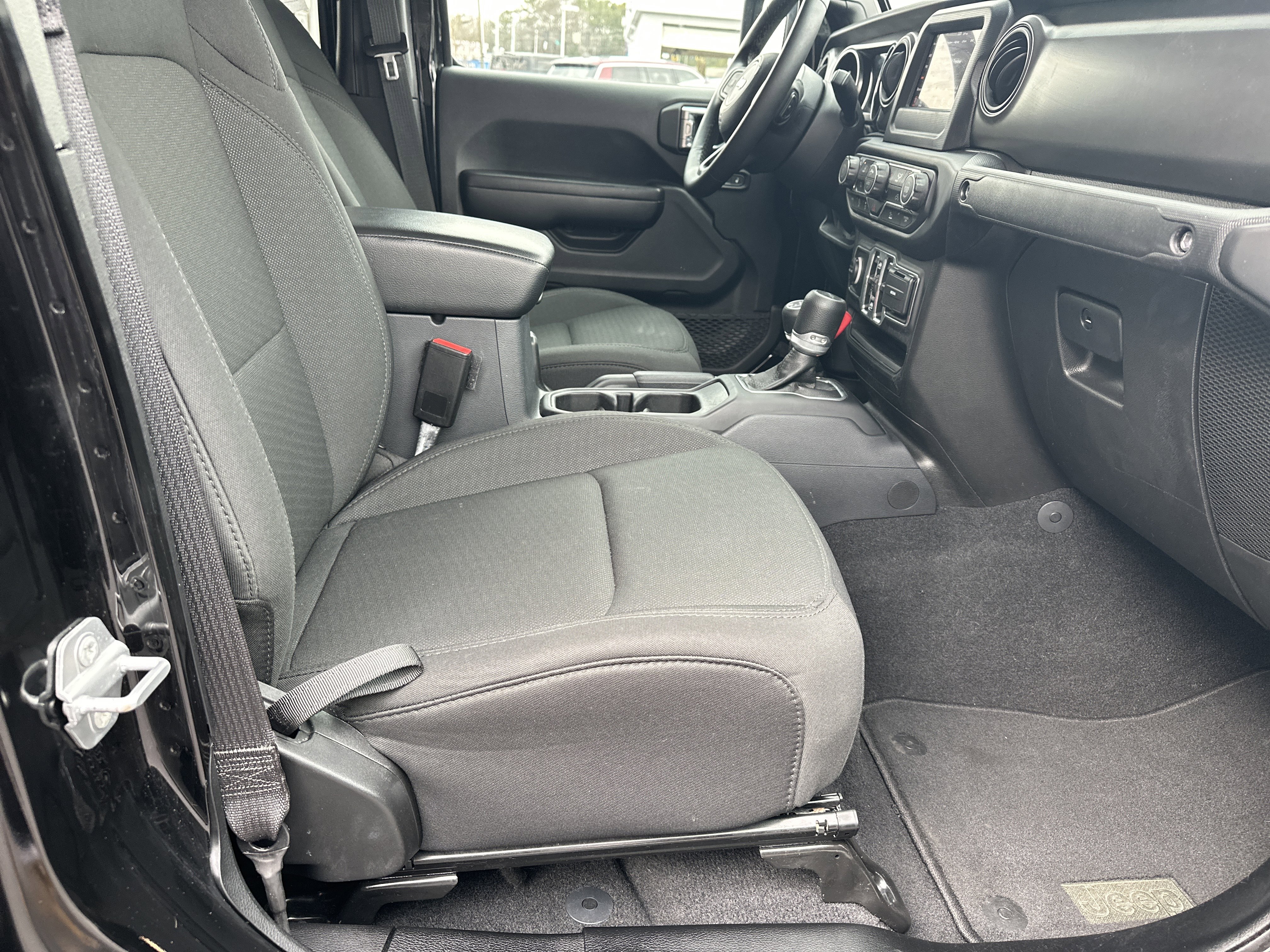 Used 2021 Jeep Gladiator Sport image 16