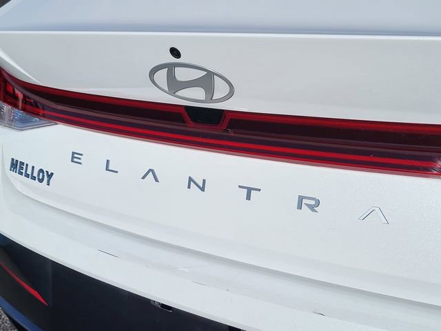 Used 2025 Hyundai Elantra SEL image 7