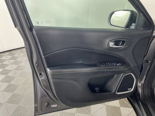Used 2021 Jeep Compass Latitude w/ Sun and Sound Group AWD/4WD image 18