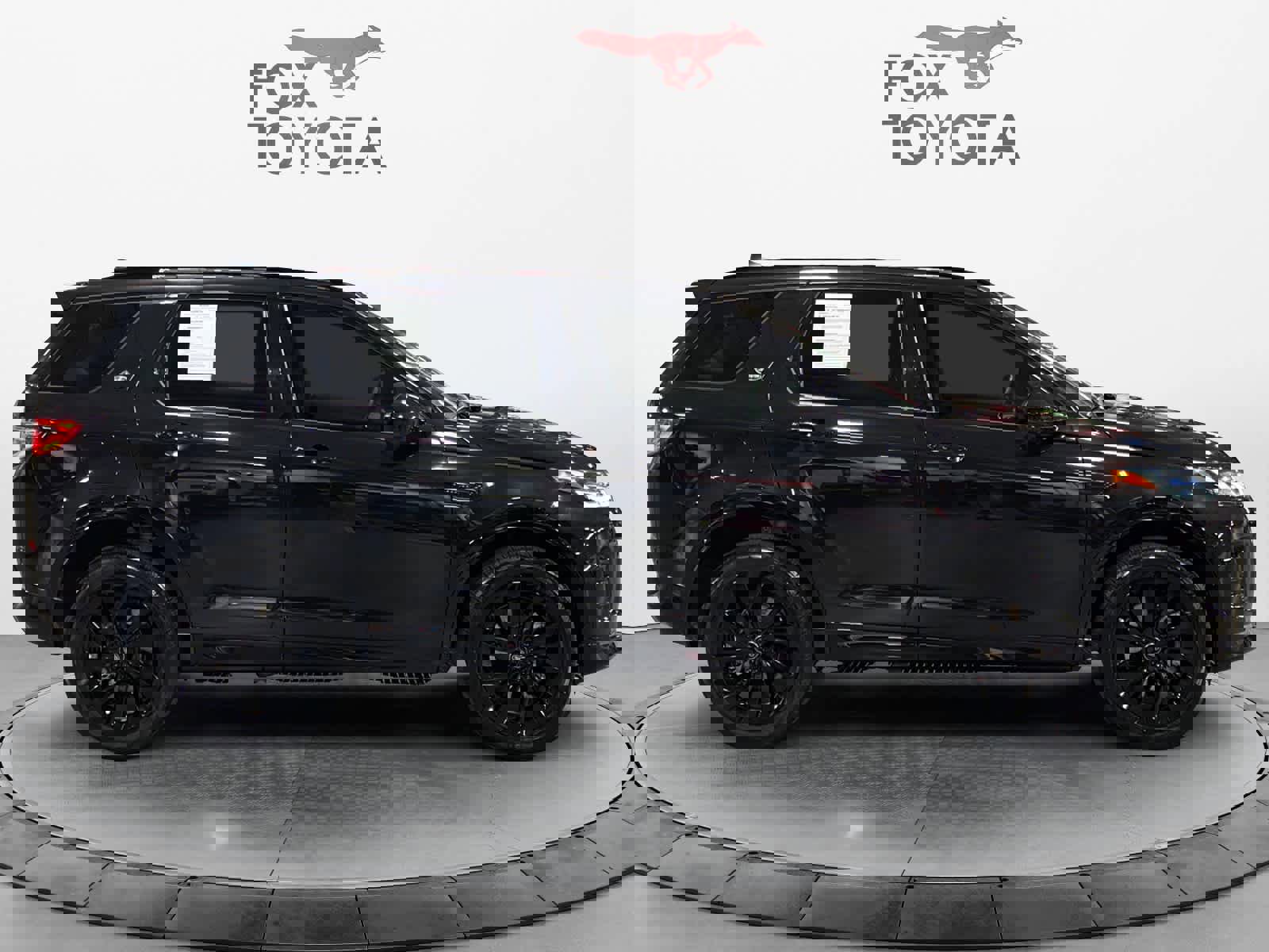 Used 2024 Land Rover Discovery Sport Dynamic SE image 7