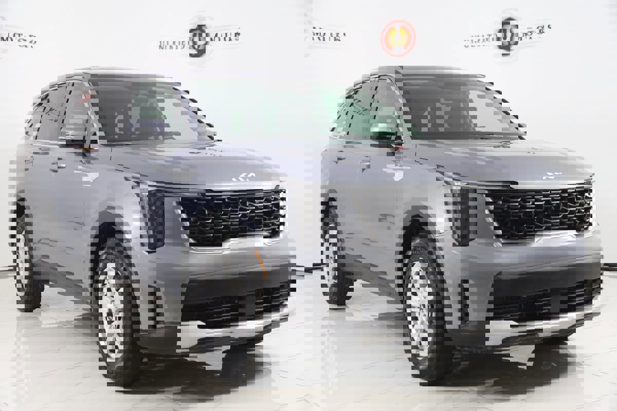 Used 2025 Kia Sorento LX image 18