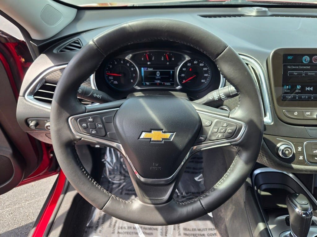 Used 2017 Chevrolet Malibu LT FWD image 34
