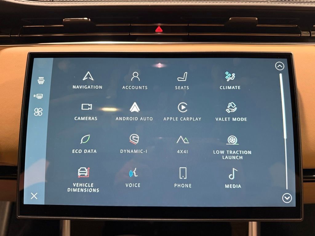 Used 2025 Land Rover Range Rover SE image 21