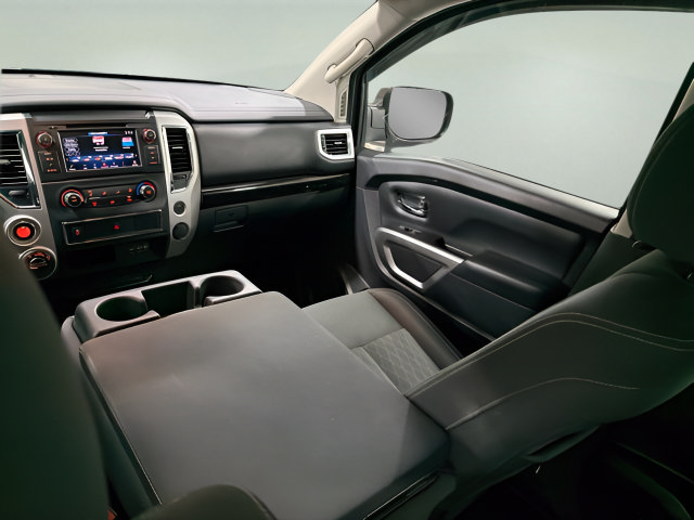 Used 2019 Nissan Titan SV AWD/4WD image 27