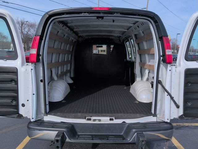Used 2024 Chevrolet Express 2500 w/ Driver Convenience Package image 25