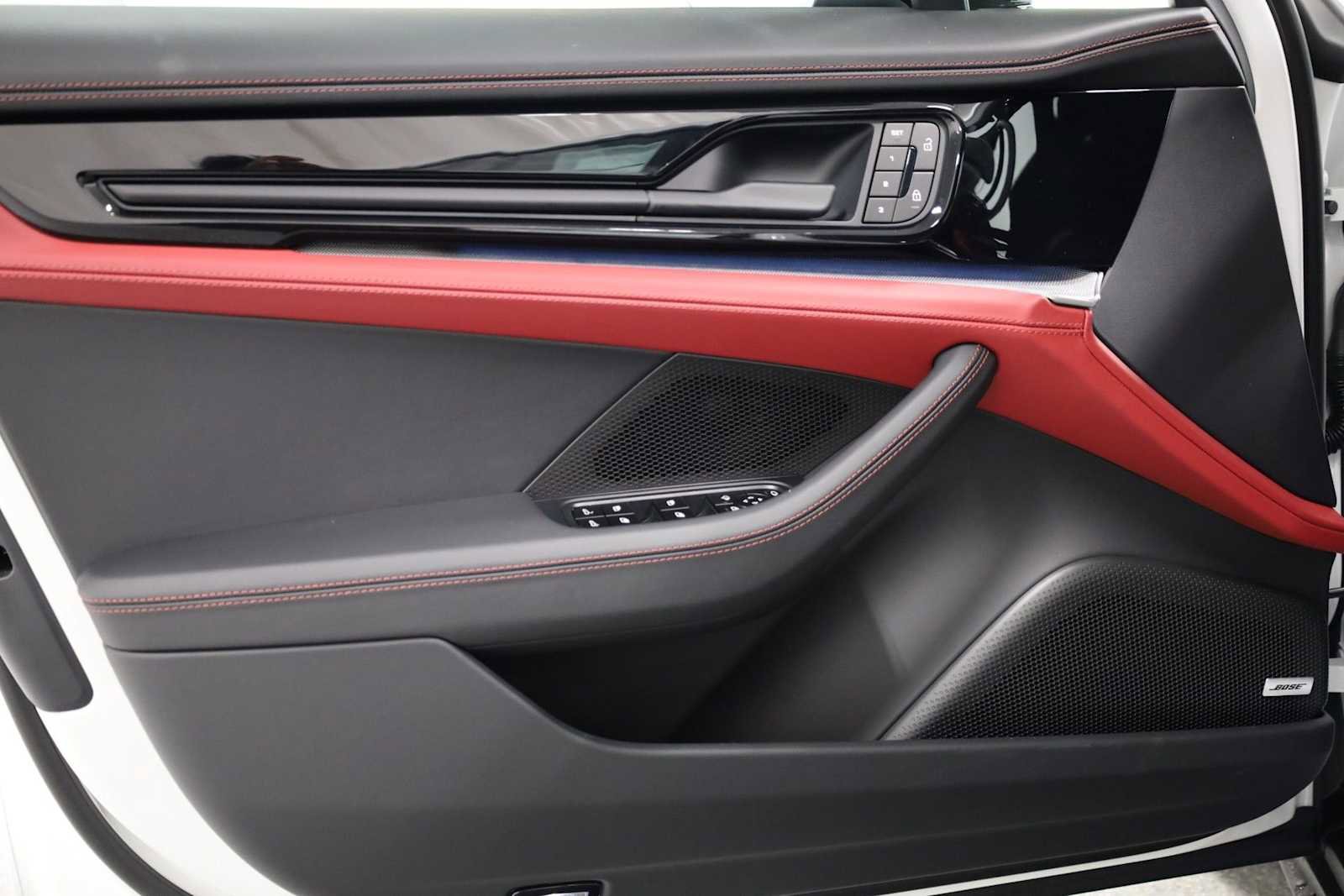 New 2026 Porsche Panamera 4 image 16