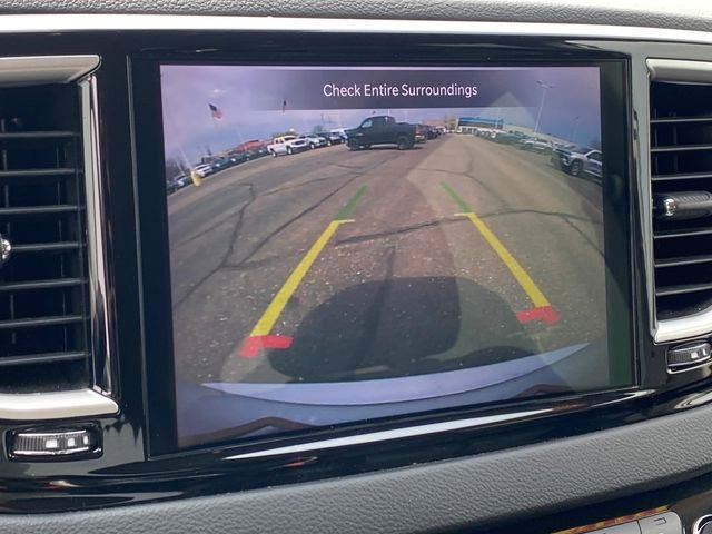 Used 2024 Chrysler Pacifica Touring-L FWD image 10