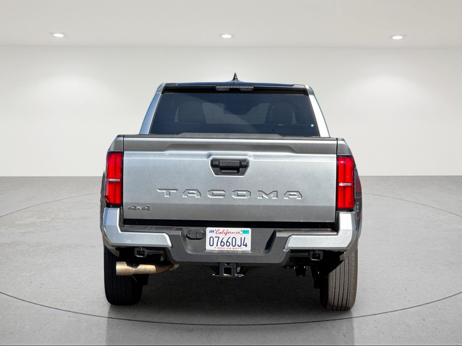 Used 2026 Toyota Tacoma SR5 AWD/4WD image 3