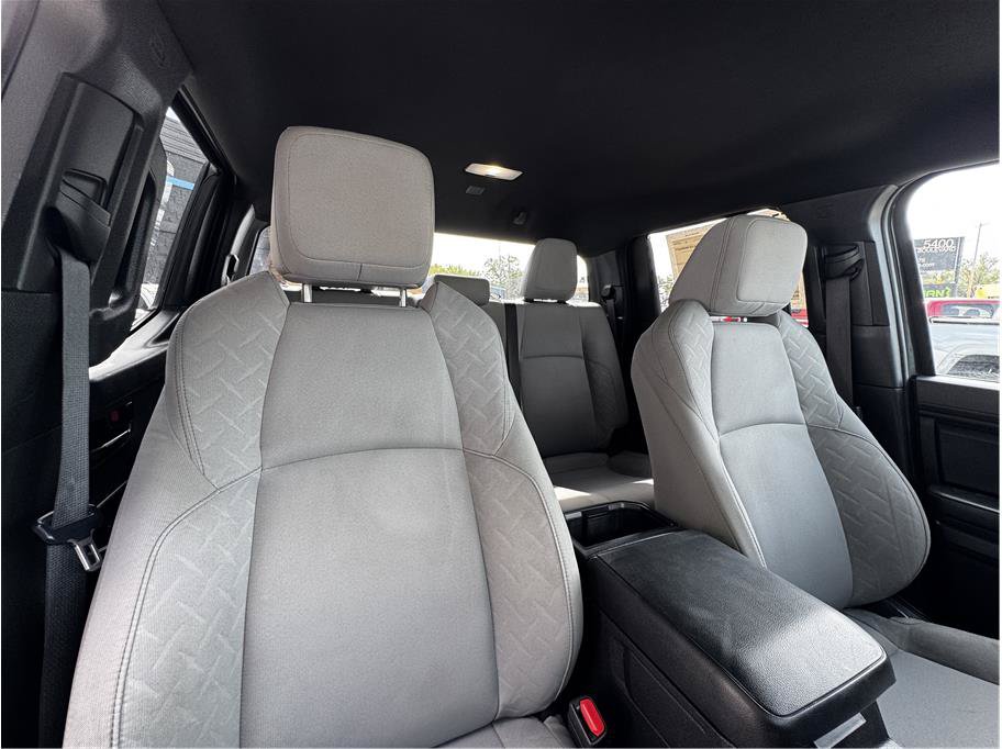 Used 2024 Toyota Tacoma SR5 AWD/4WD image 4