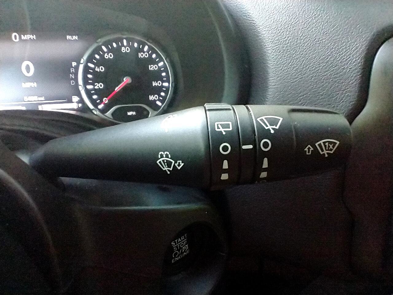 Used 2021 Jeep Renegade Latitude FWD image 29