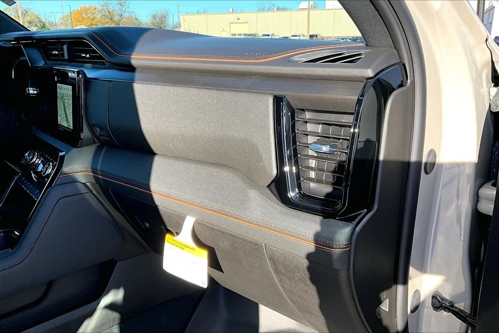 New 2026 GMC Sierra 2500 AT4 w/ AT4 Premium Plus Package AWD/4WD image 9