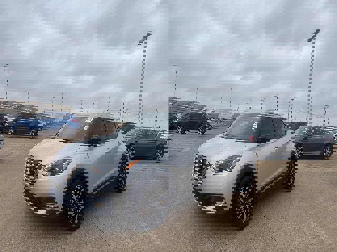 Used 2019 Nissan Kicks SR image 8