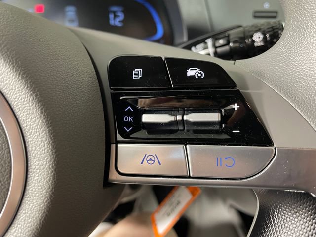 Certified 2025 Hyundai Elantra SE w/ Cargo Package image 11