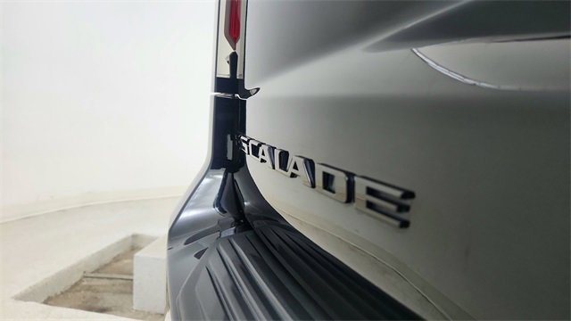 Used 2023 Cadillac Escalade ESV Sport Platinum w/ LPO, ONYX Package image 18