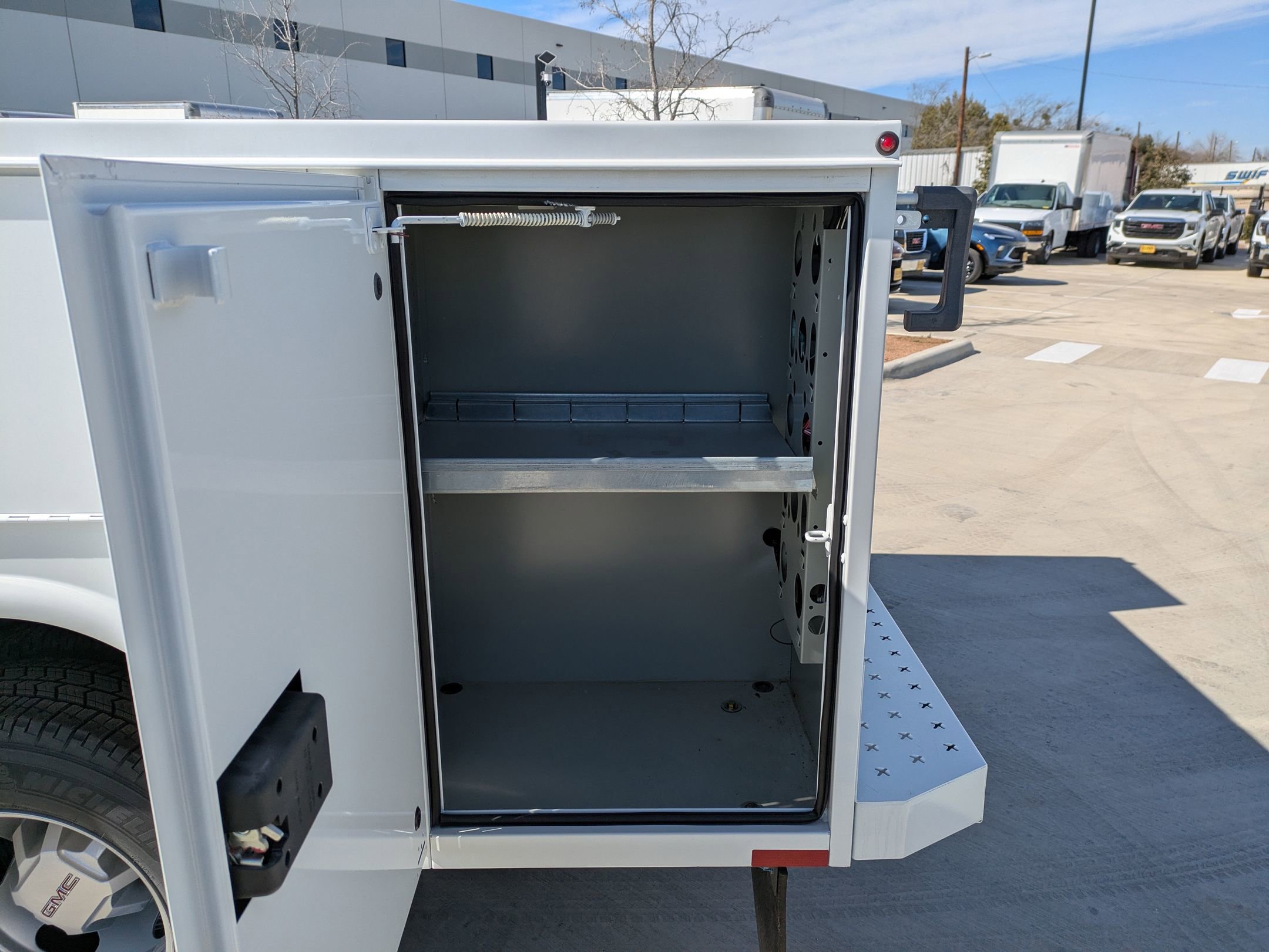 New 2024 GMC Sierra 3500 Pro w/ Convenience Package image 27