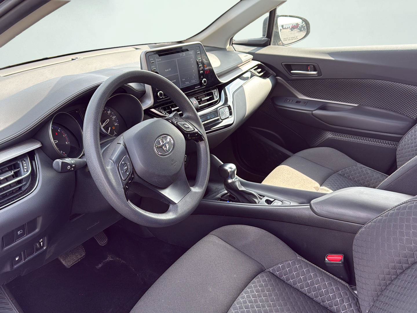 Used 2021 Toyota C-HR LE FWD image 2