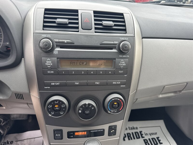 Used 2011 Toyota Corolla LE FWD image 28