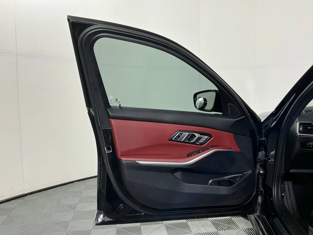 Used 2023 BMW 330i Sedan w/ Premium Package RWD image 18