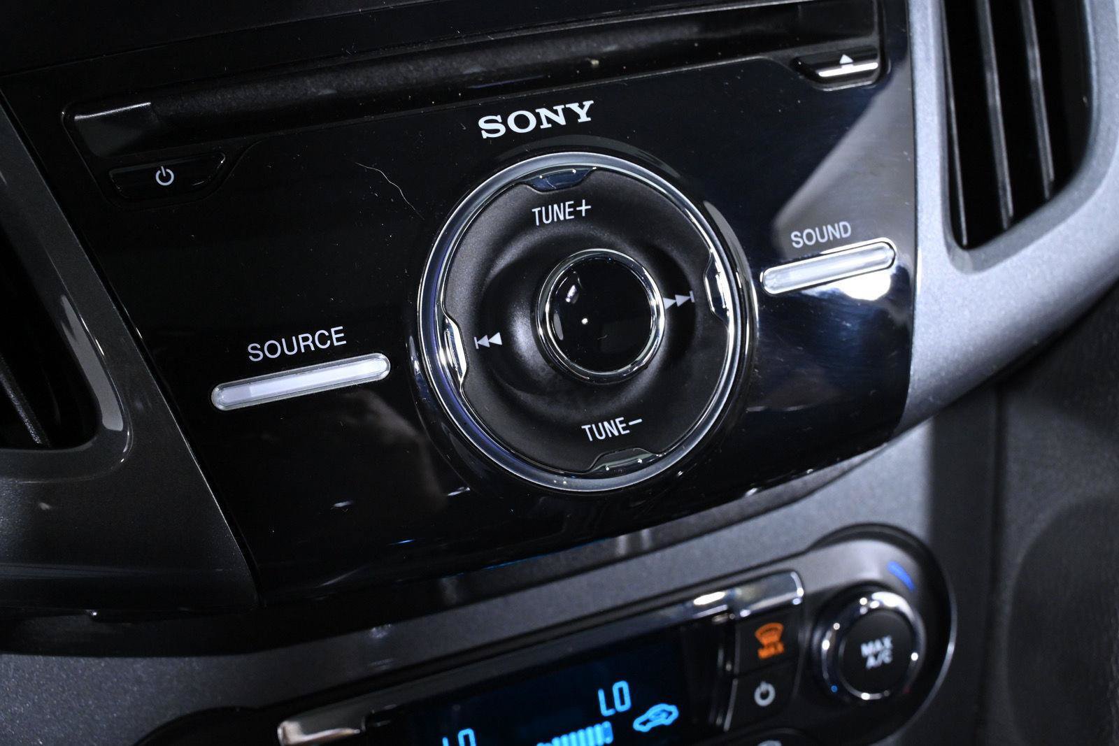 Used 2012 Ford Focus Titanium FWD image 16