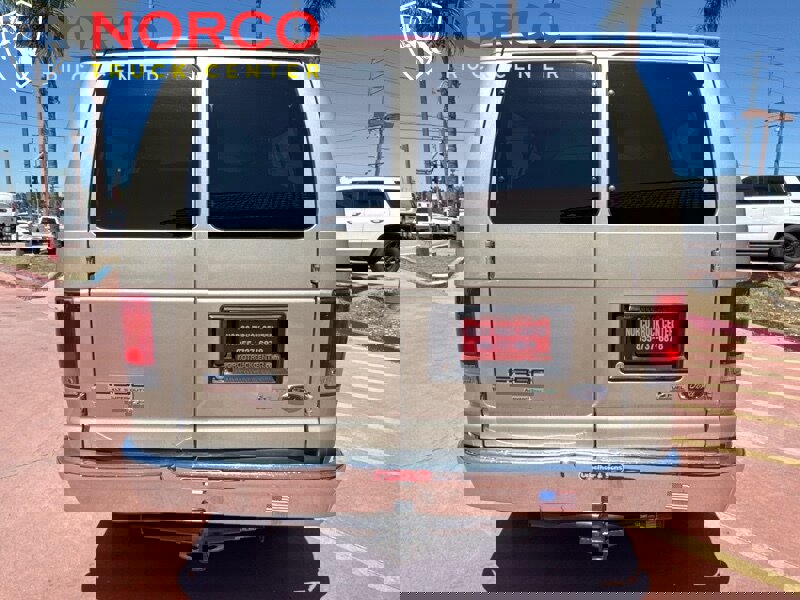 Used 2013 Ford E-350 and Econoline 350 XLT image 9