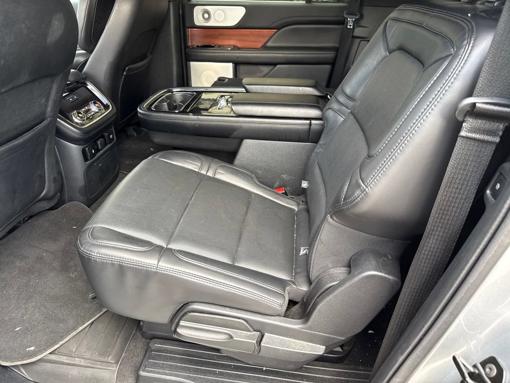 Used 2020 Lincoln Navigator L Reserve w/ Luxury Package AWD/4WD image 6
