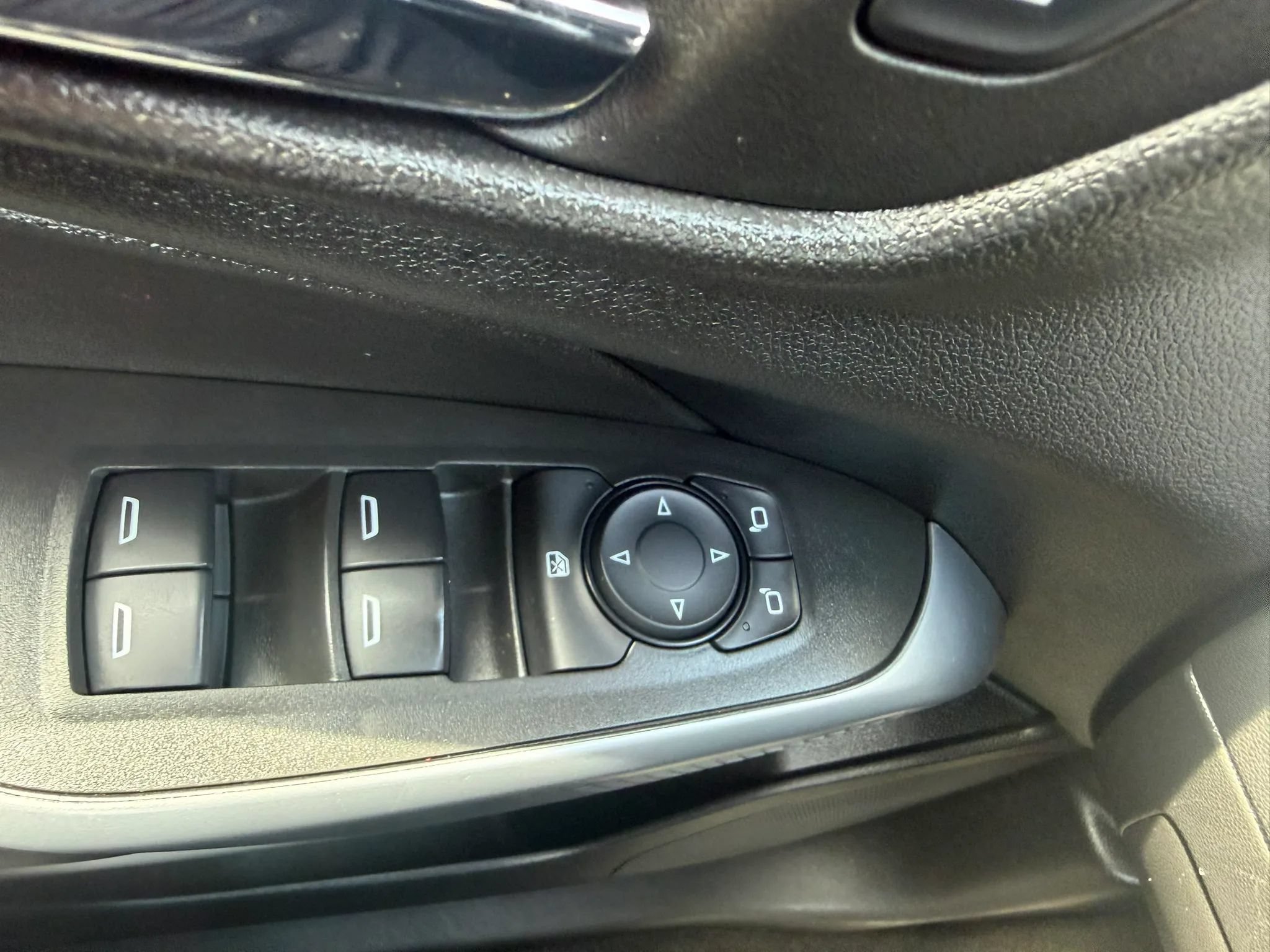 Used 2024 Chevrolet Trax LS w/ Driver Confidence Package FWD image 23