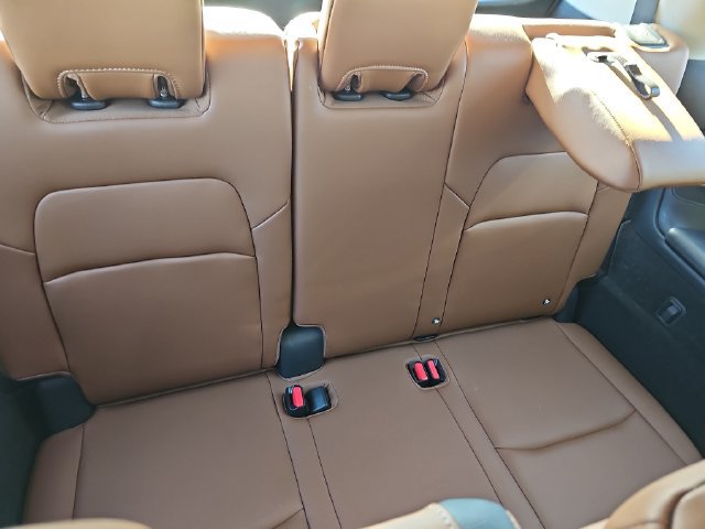 Used 2024 Nissan Pathfinder Platinum FWD image 14