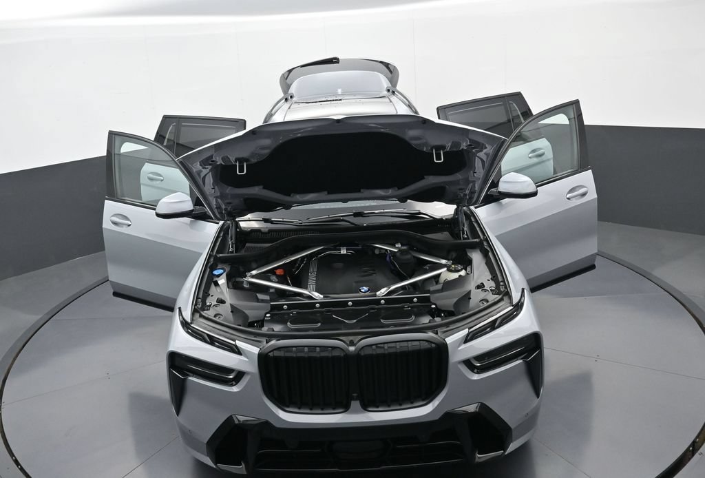 Used 2026 BMW X7 xDrive40i w/ M Sport Package AWD/4WD image 40